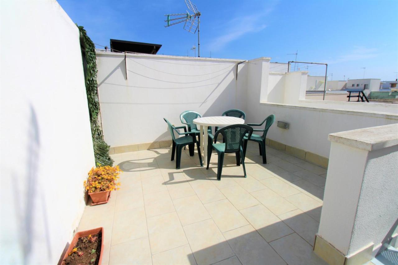 Trilocale Arancione Climatizzato Con Terrazza Panoramica Lejlighed Torre San Giovanni Ugento Eksteriør billede