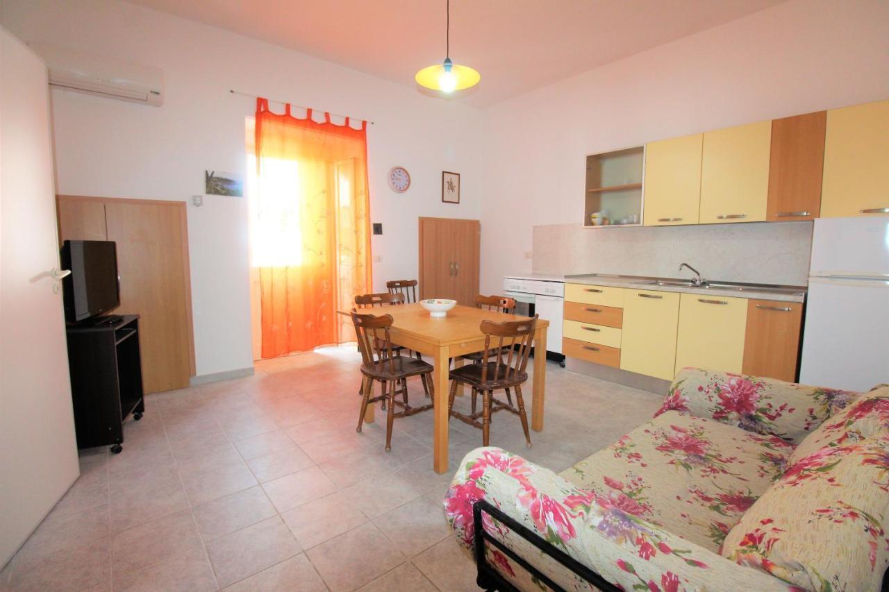 Trilocale Arancione Climatizzato Con Terrazza Panoramica Lejlighed Torre San Giovanni Ugento Eksteriør billede